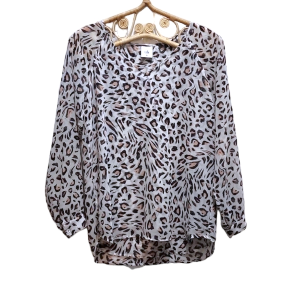 ⭐️Cabi Glamor Leapord print blouse size xs